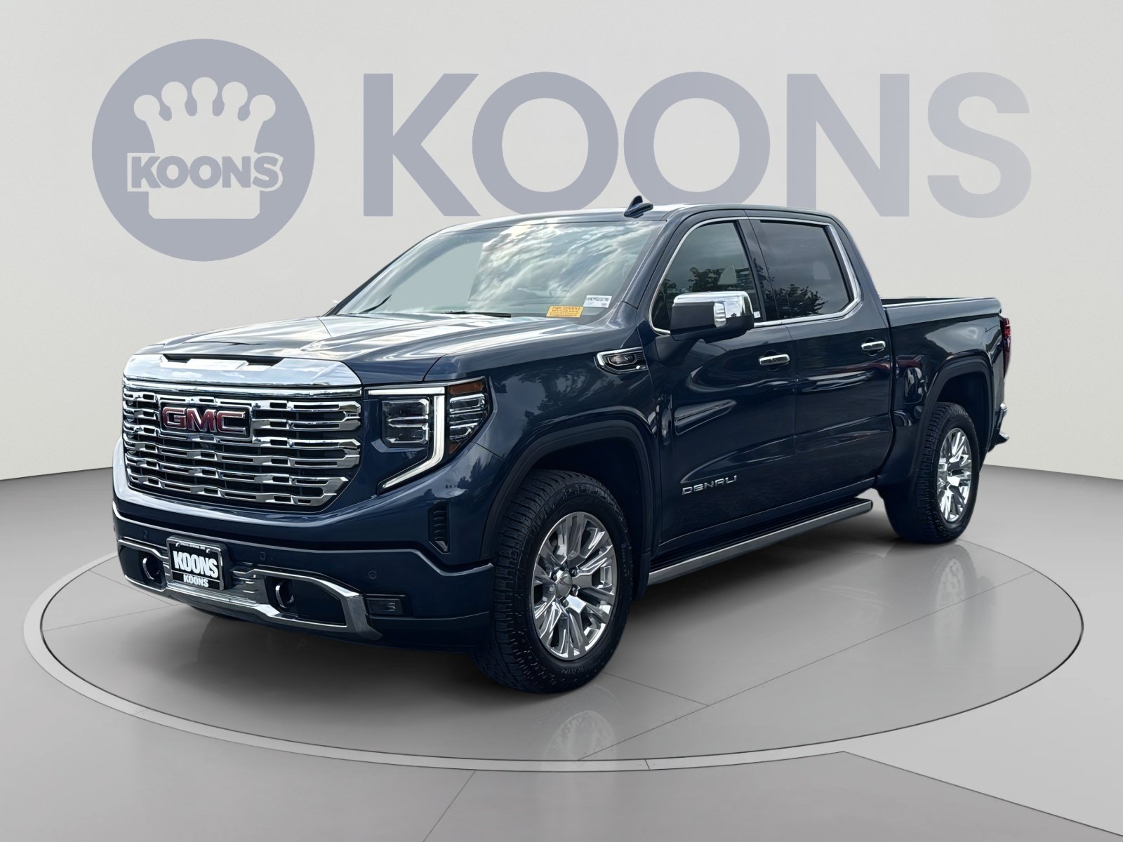 Used 2023 GMC Sierra 1500 Denali w/ Technology Package AWD/4WD image 5