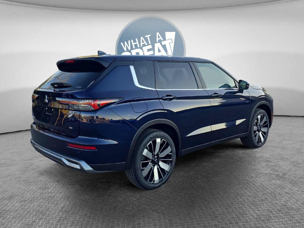 New 2026 Mitsubishi Outlander SE AWD/4WD image 3