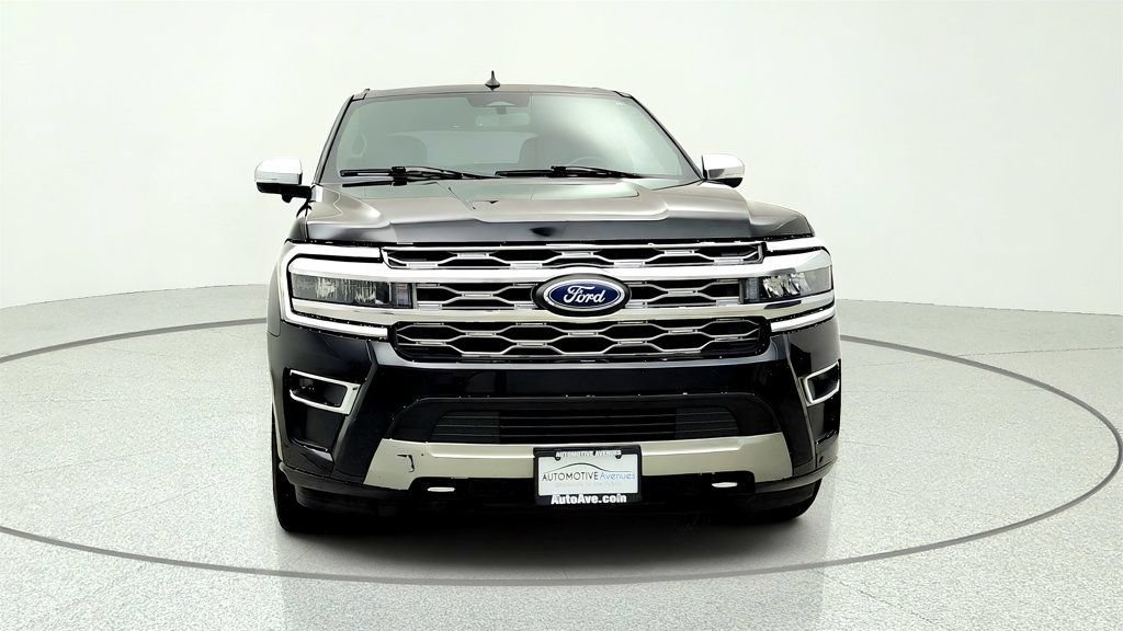 Used 2024 Ford Expedition Platinum AWD/4WD image 2