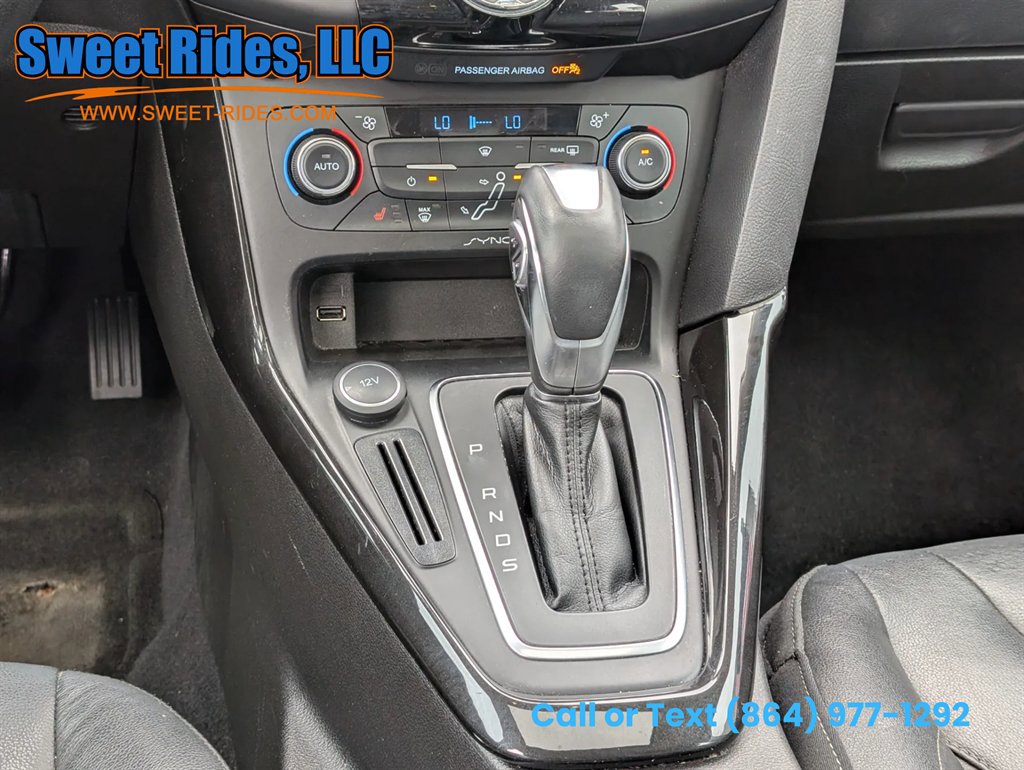 Used 2016 Ford Focus Titanium w/ Titanium Technology Package FWD image 16