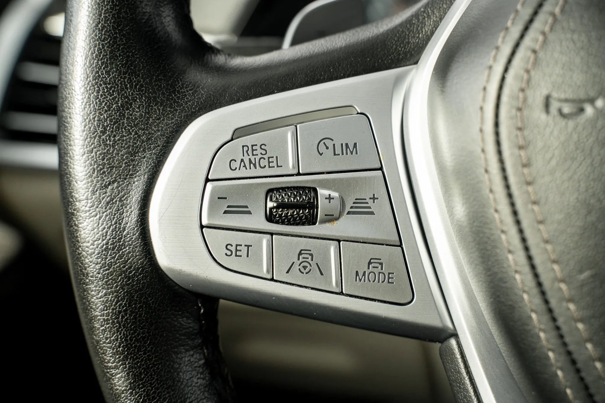 Used 2021 BMW X7 xDrive40i image 27