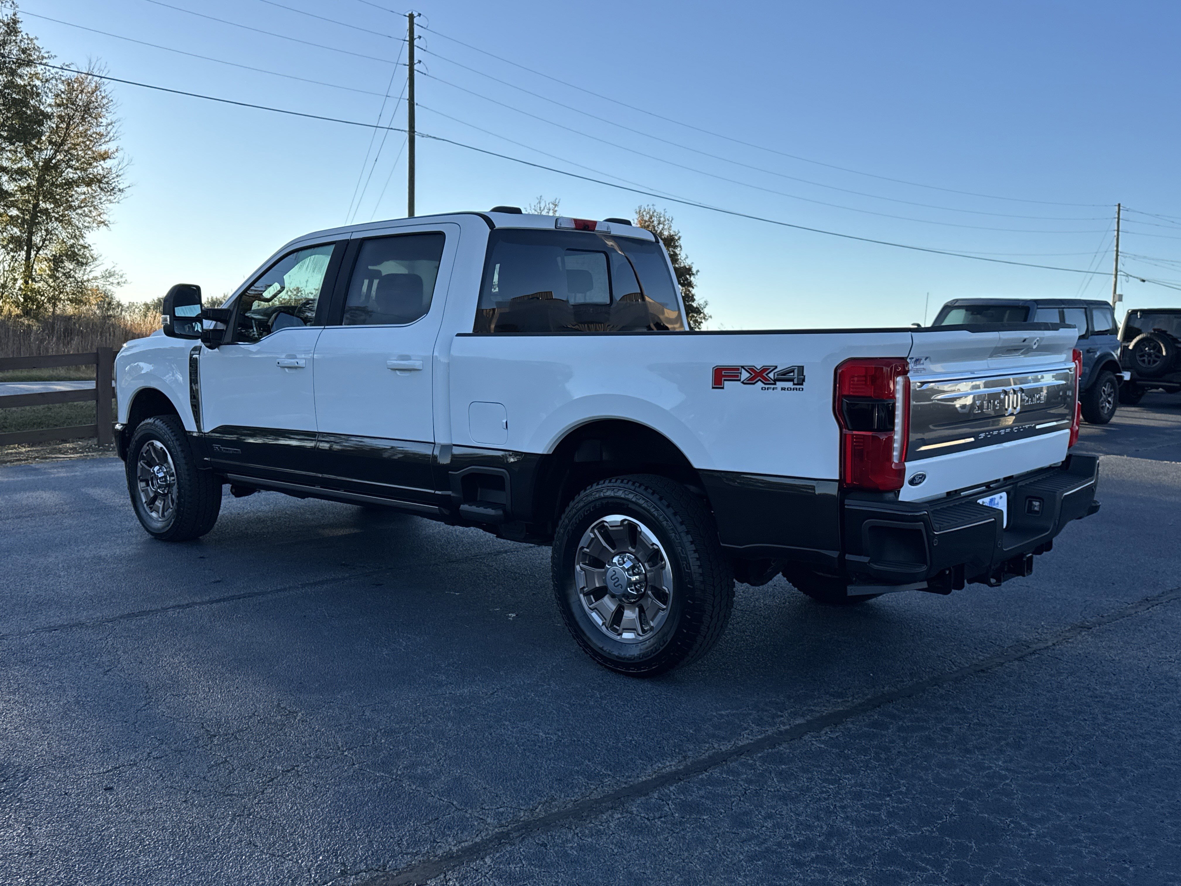 Used 2025 Ford F350 King Ranch w/ FX4 Off-Road Package image 7