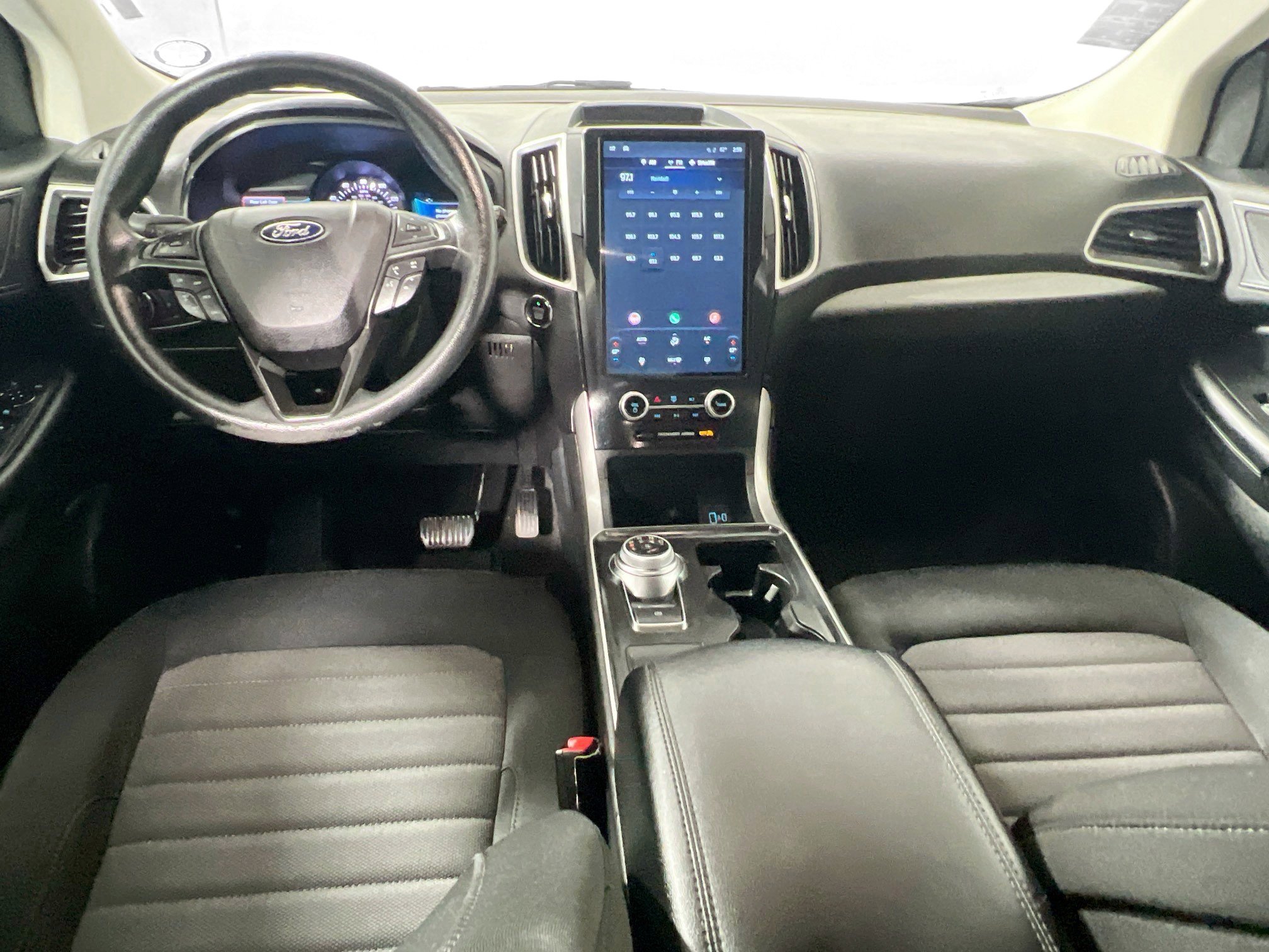 Used 2022 Ford Edge SE image 30