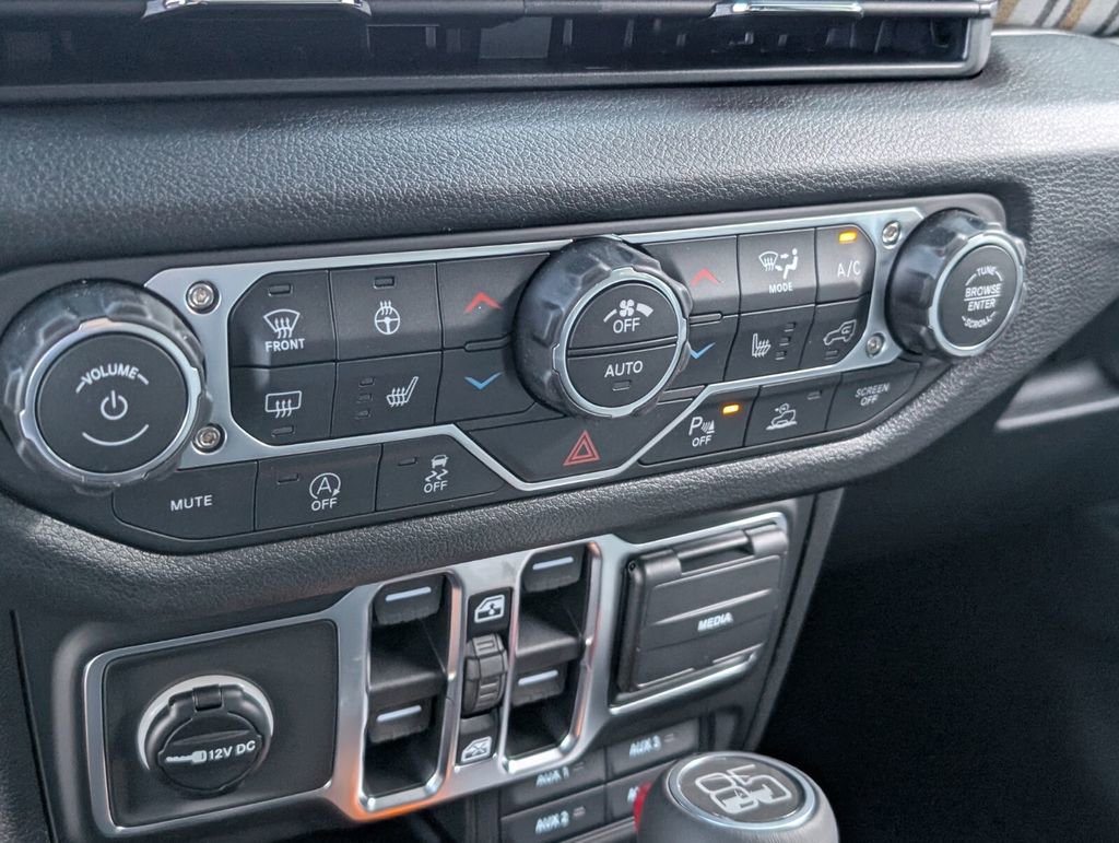 New 2026 Jeep Gladiator Sport AWD/4WD image 17