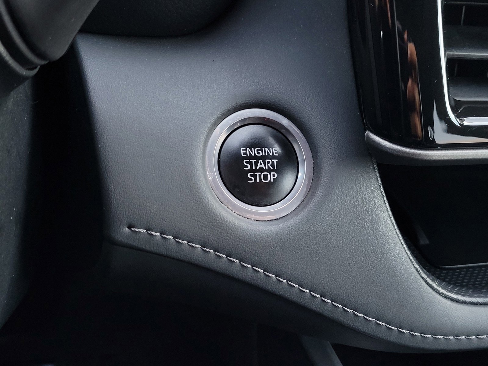 Certified 2024 Toyota Highlander XLE image 22