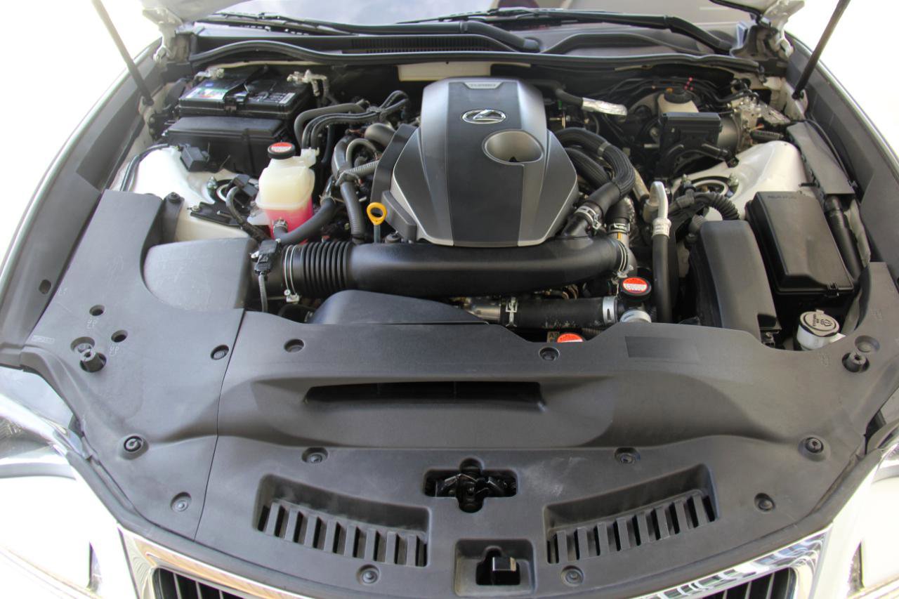 Used 2016 Lexus RC 200t image 28