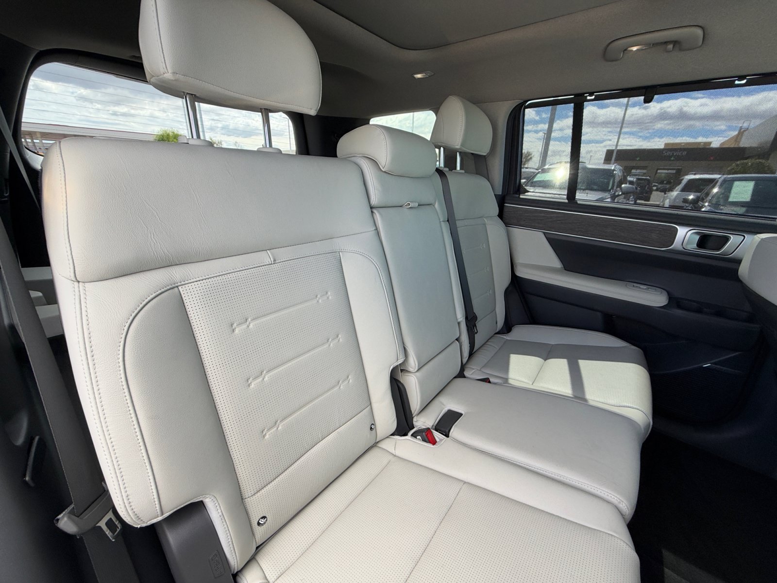 Used 2025 Hyundai Santa Fe Limited FWD image 18