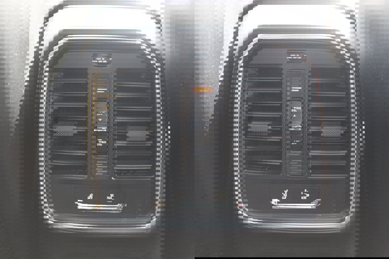 Used 2020 Porsche Macan image 9