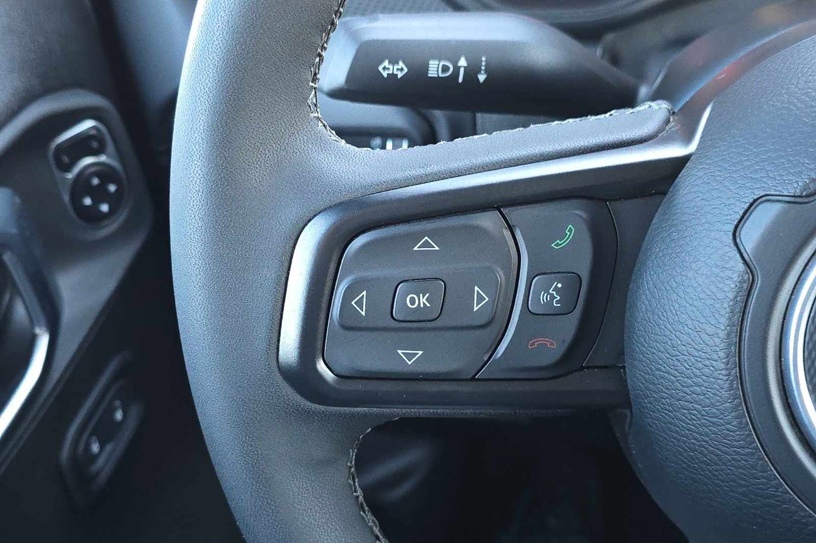 Used 2025 Jeep Gladiator Rubicon w/ Convenience Group image 33