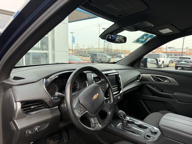 Used 2023 Chevrolet Traverse LT image 6