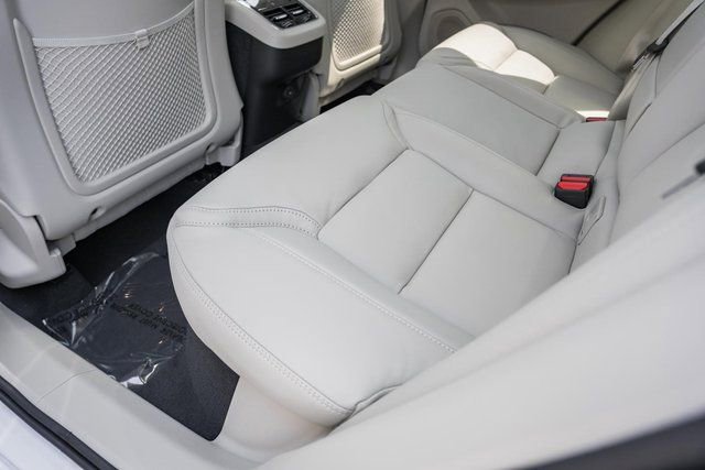 Used 2026 Volvo XC60 B5 Ultra w/ Protection Package Premier image 30