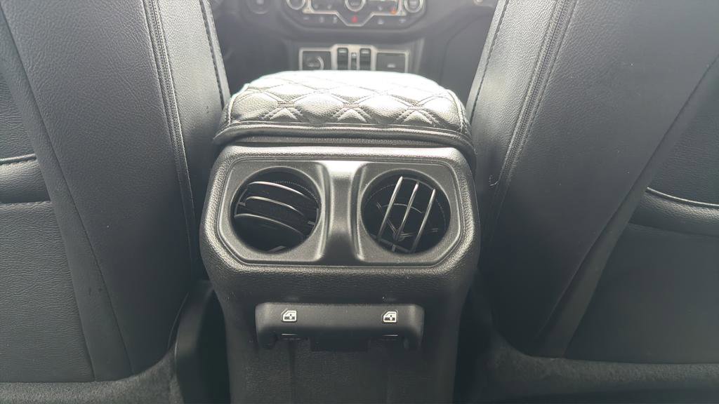 Used 2023 Jeep Gladiator Sport AWD/4WD image 16