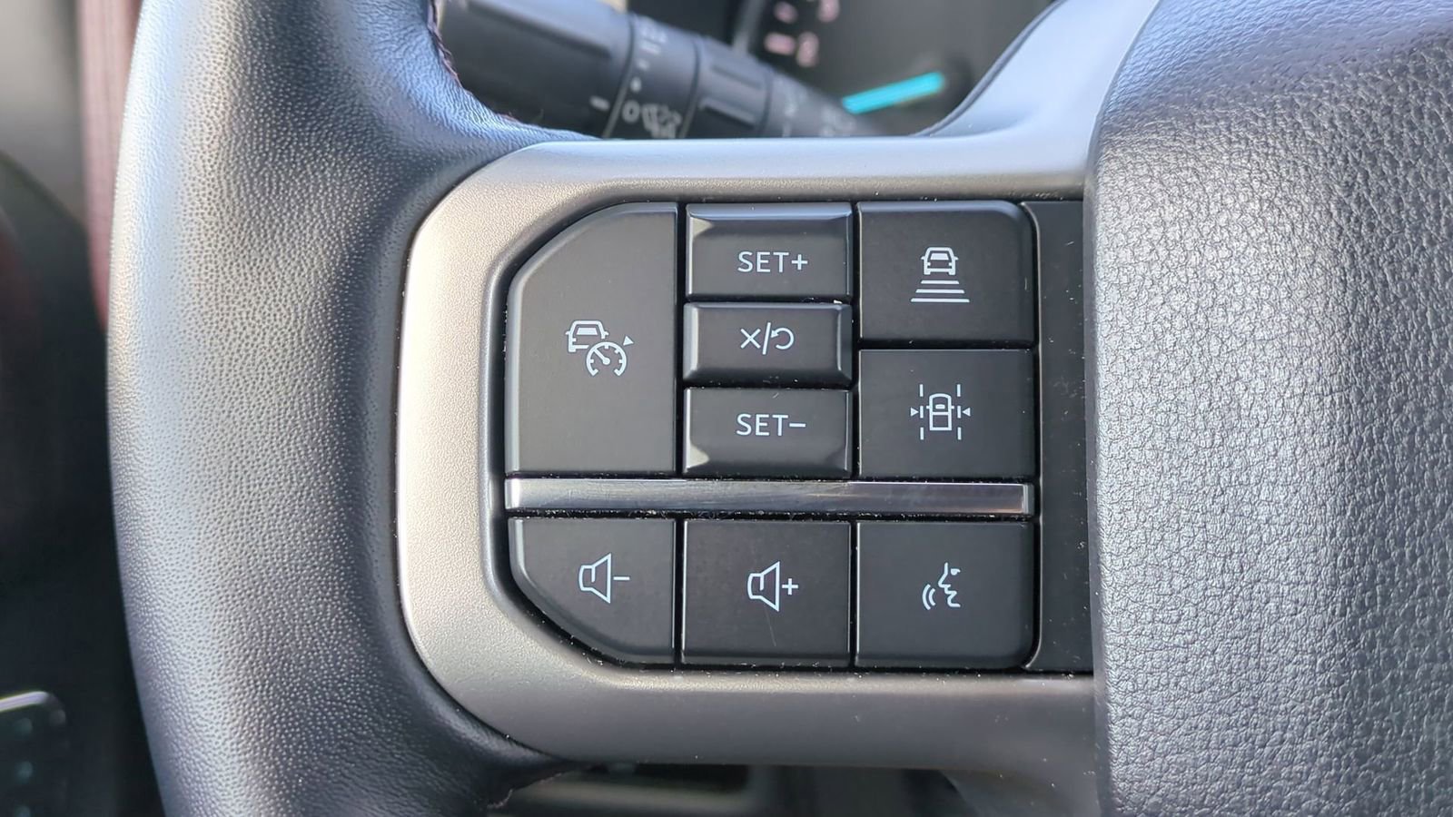 Used 2023 Ford Expedition Limited image 27