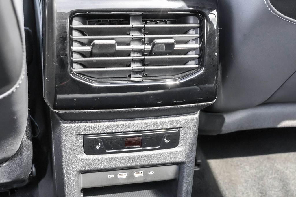 Used 2023 Volkswagen ID.4 Pro S Plus image 32