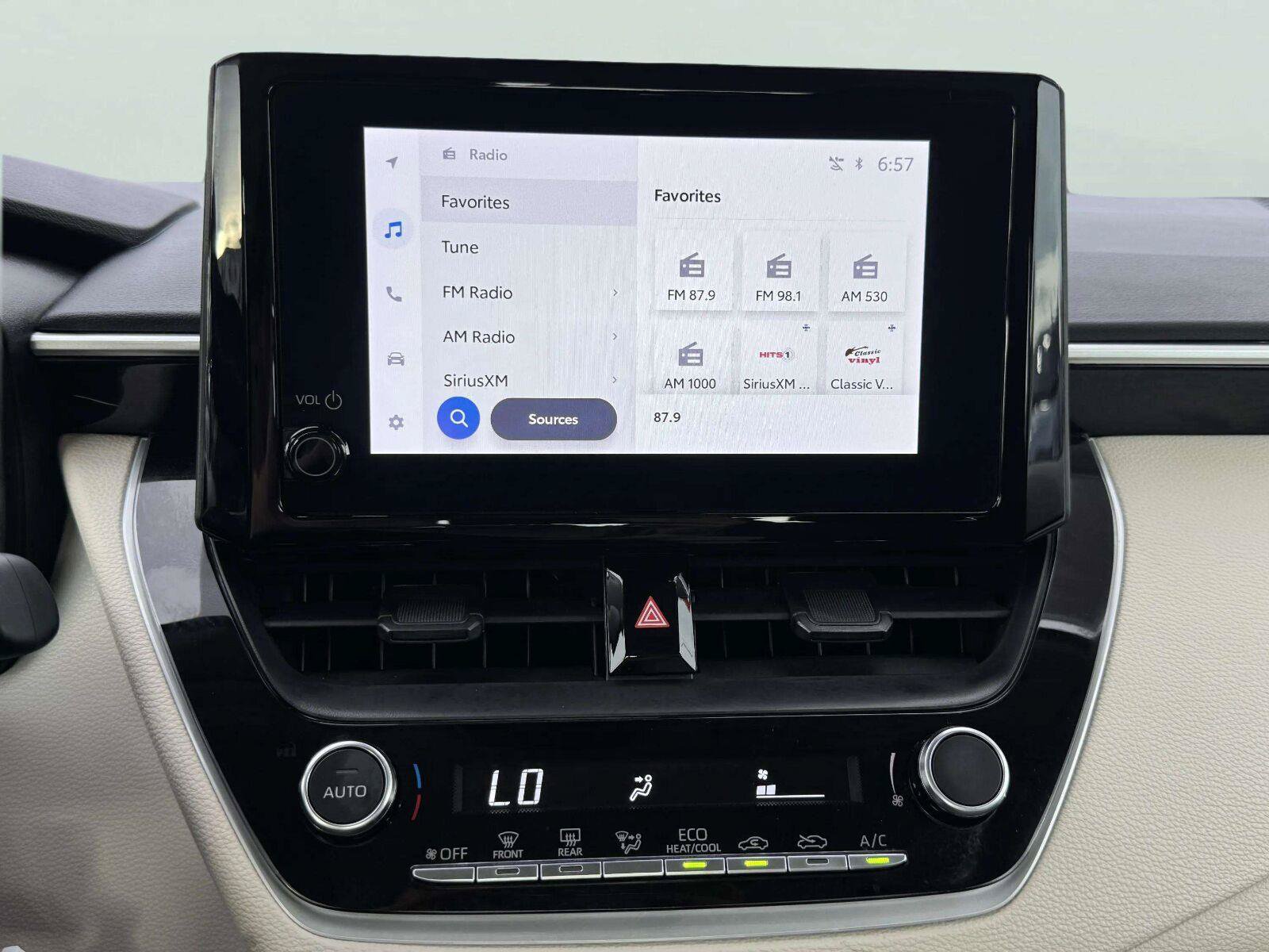 Used 2025 Toyota Corolla LE FWD image 30