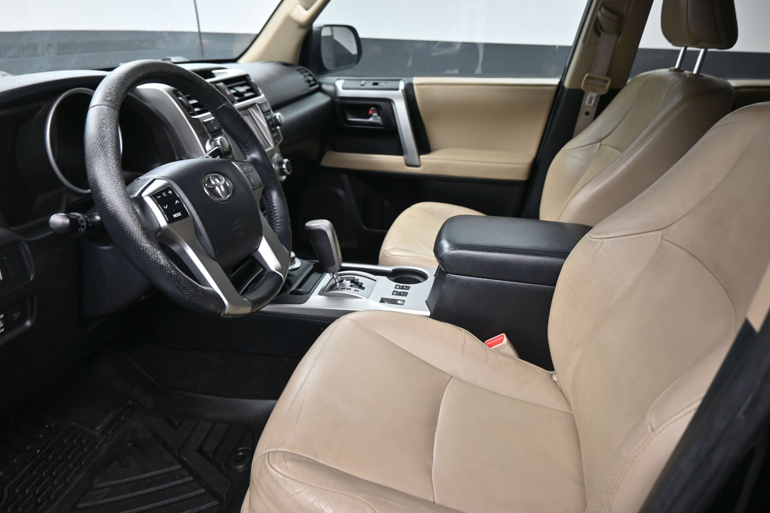 Used 2012 Toyota 4Runner Limited AWD/4WD image 12