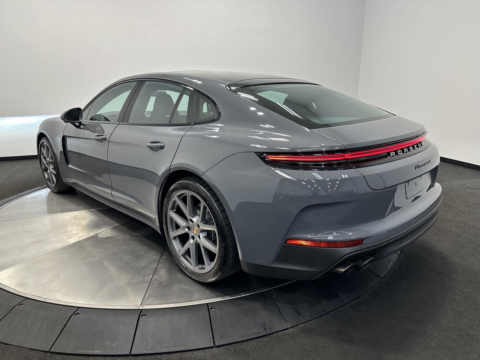 Used 2025 Porsche Panamera 4 image 3