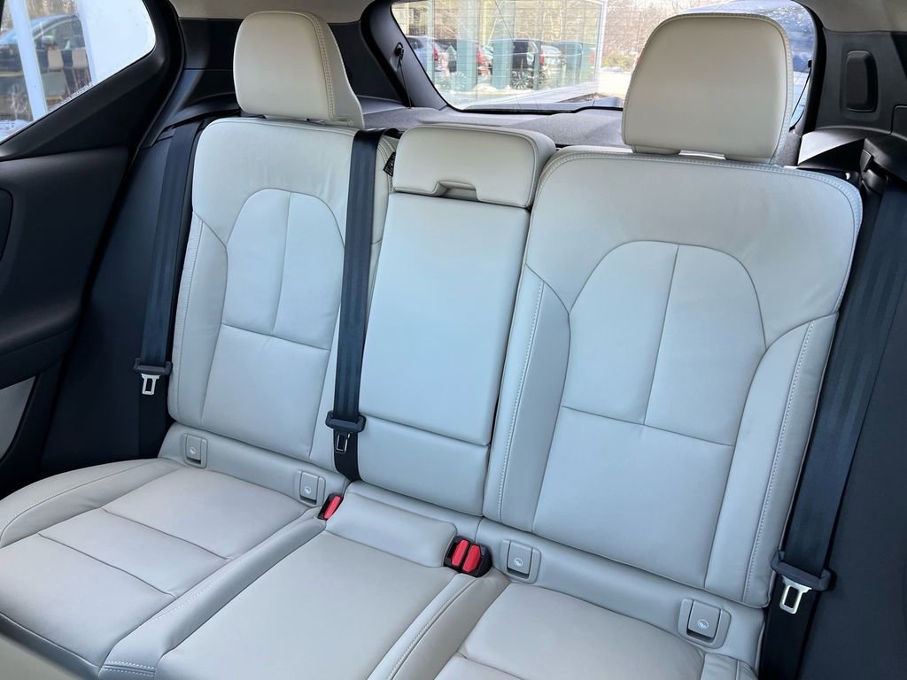 New 2026 Volvo XC40 B5 Plus w/ Protection Package Premier AWD/4WD image 21