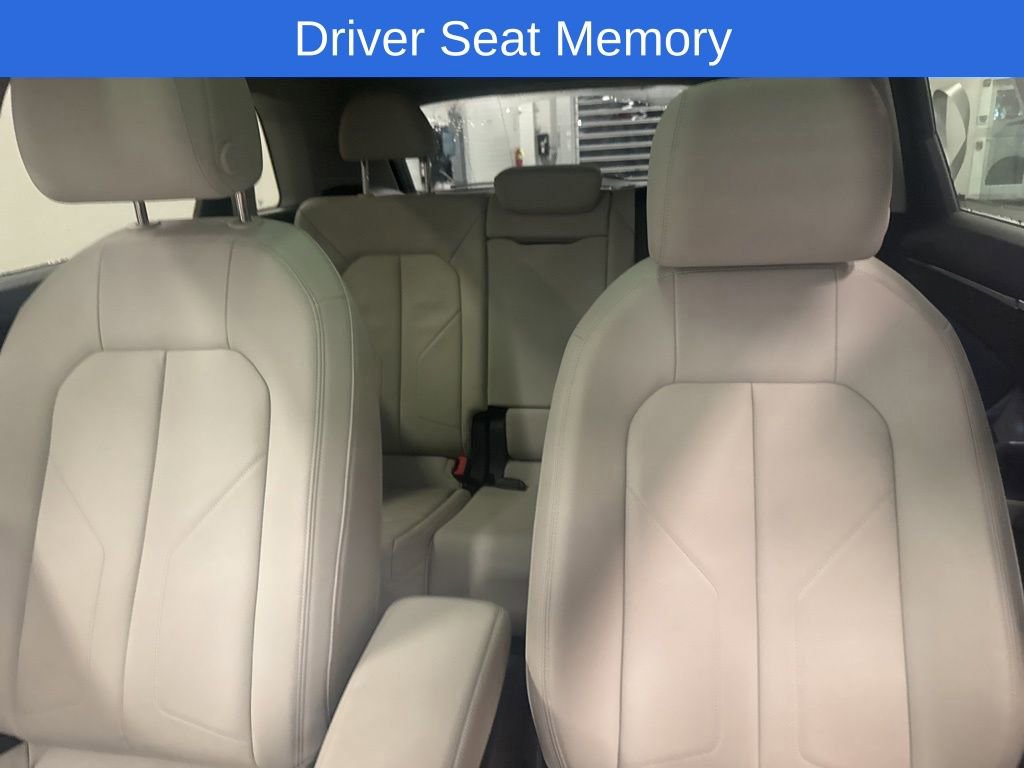 Used 2023 Audi Q3 2.0T Premium w/ Convenience Package image 23