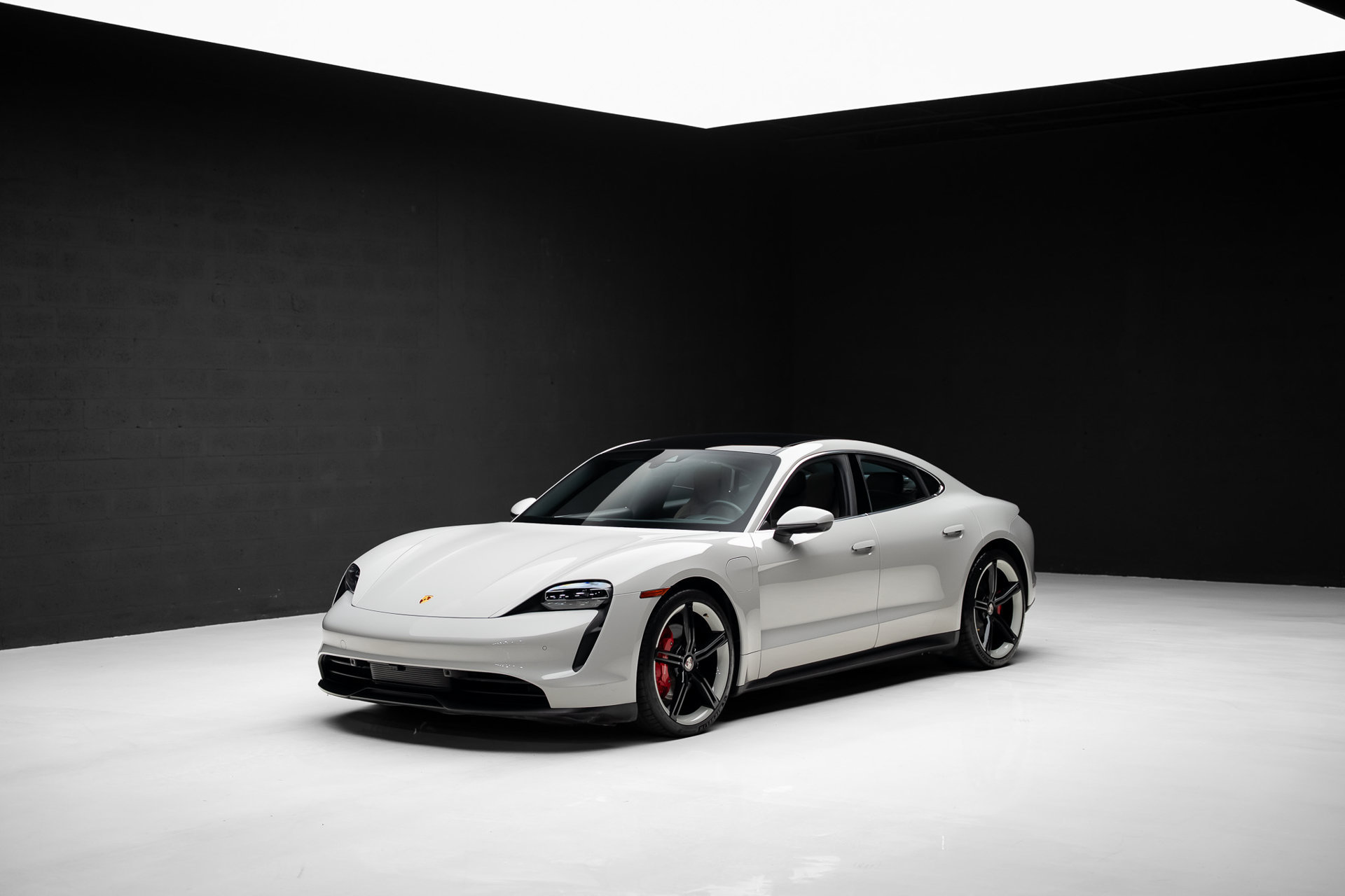 Used 2022 Porsche Taycan 4S AWD/4WD image 4