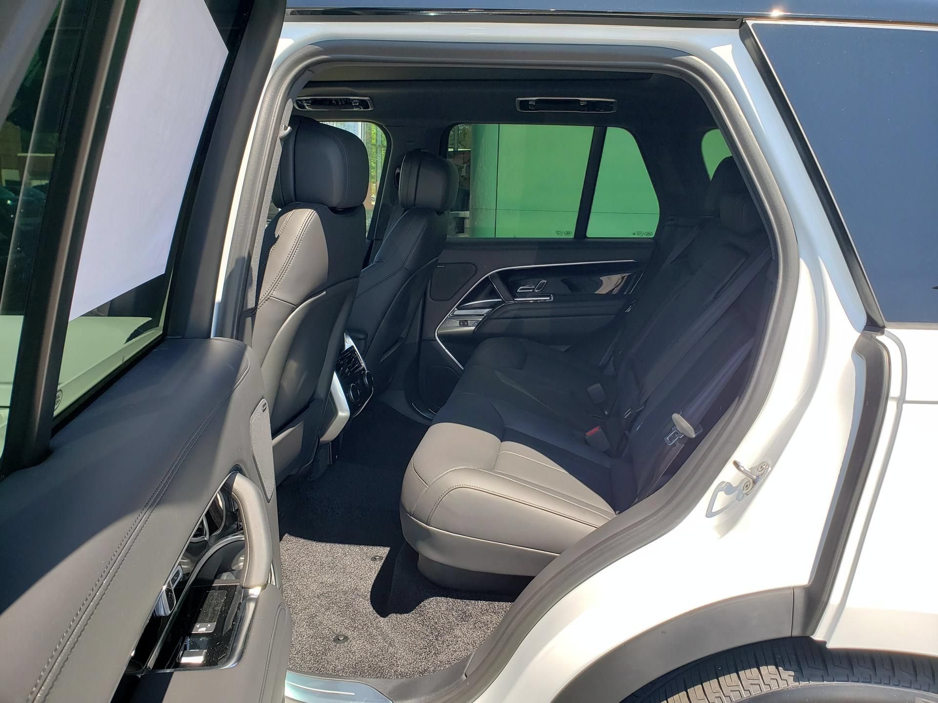 New 2026 Land Rover Range Rover SE AWD/4WD image 11