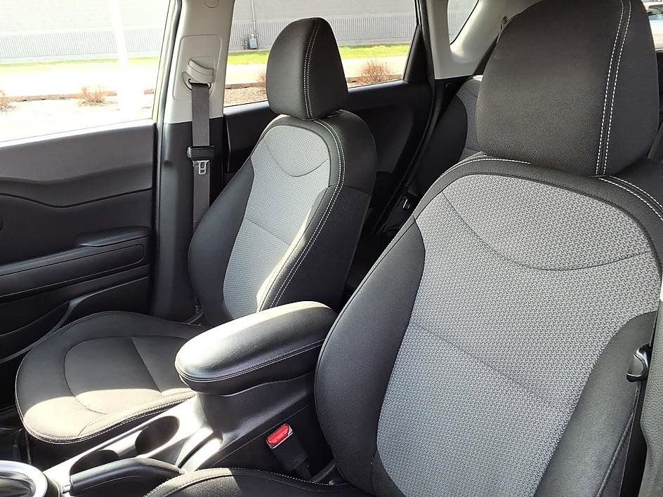 Used 2018 Kia Soul + image 16