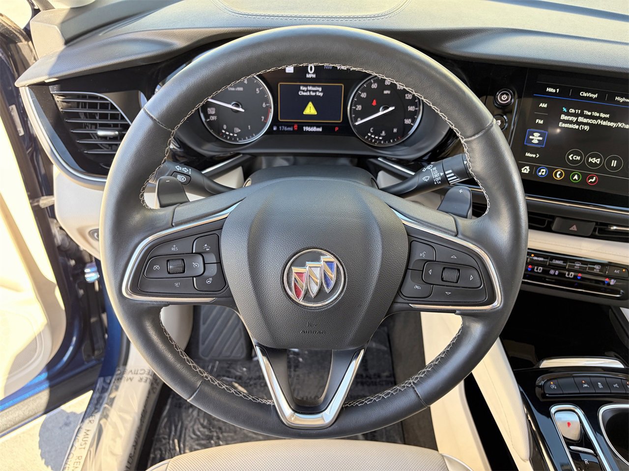 Used 2023 Buick Envision Avenir image 23