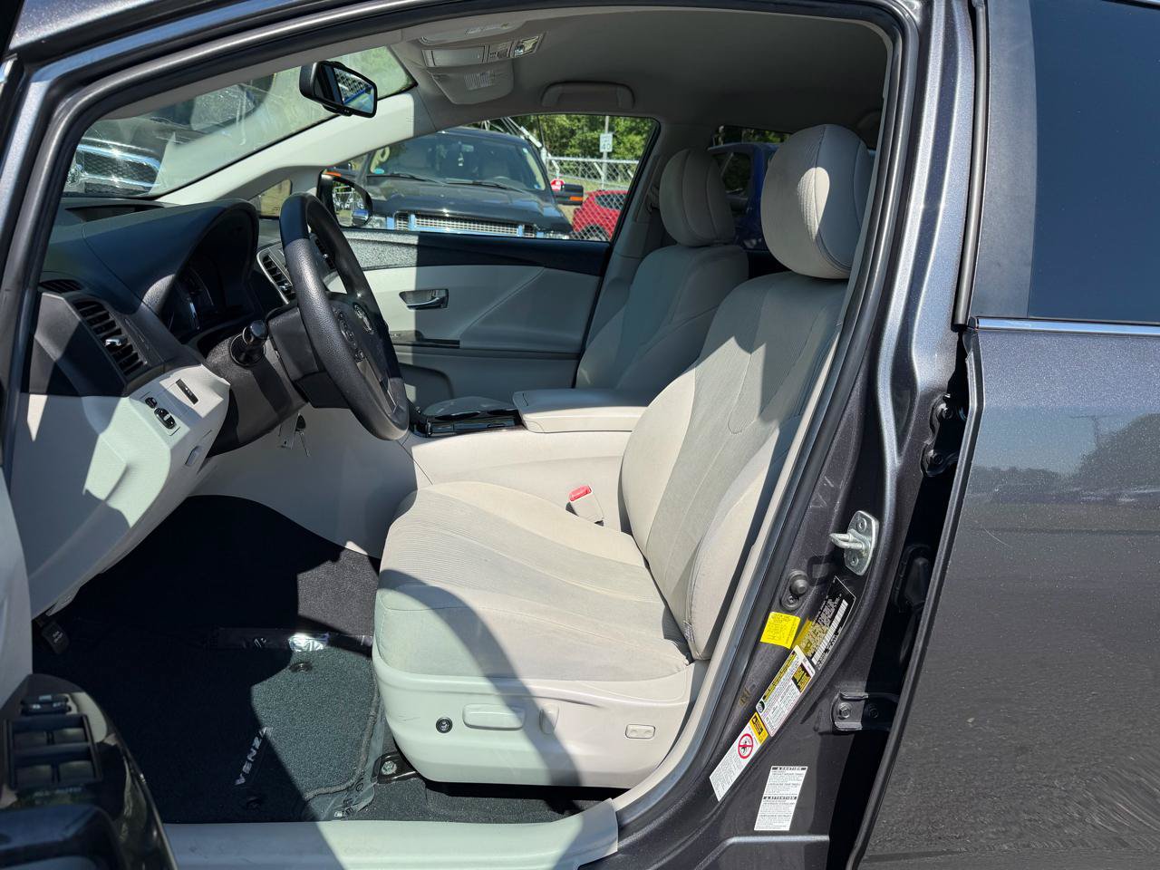 Used 2013 Toyota Venza LE AWD/4WD image 11