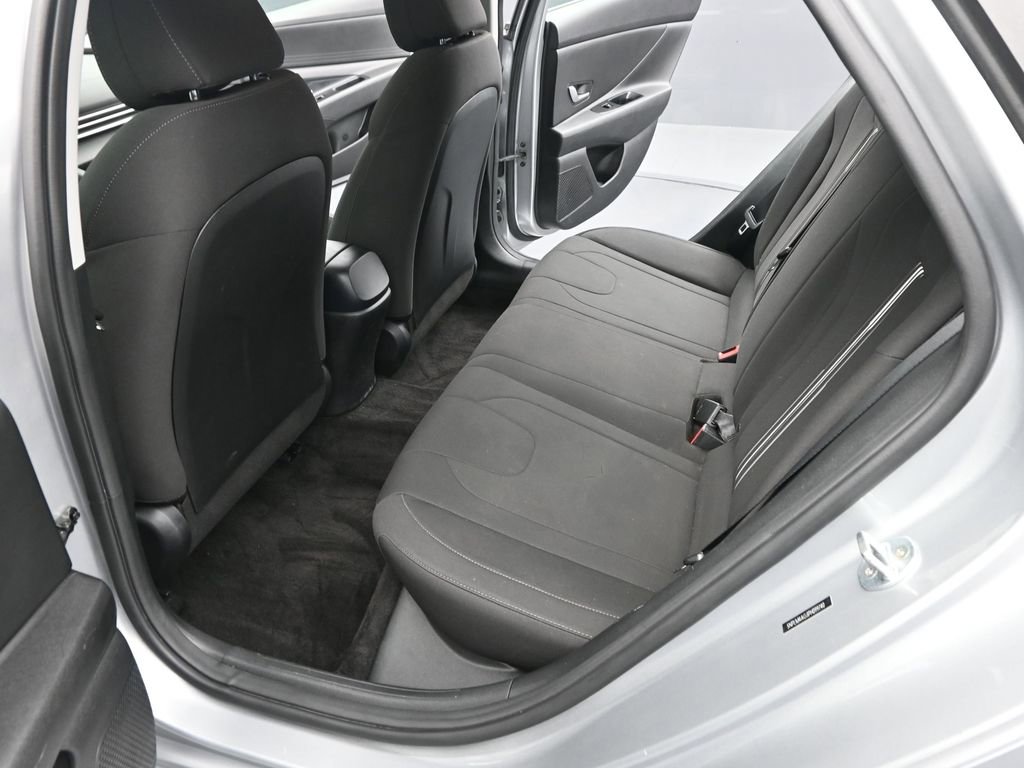 Used 2023 Hyundai Elantra SEL w/ Preferred Accessory Package image 14