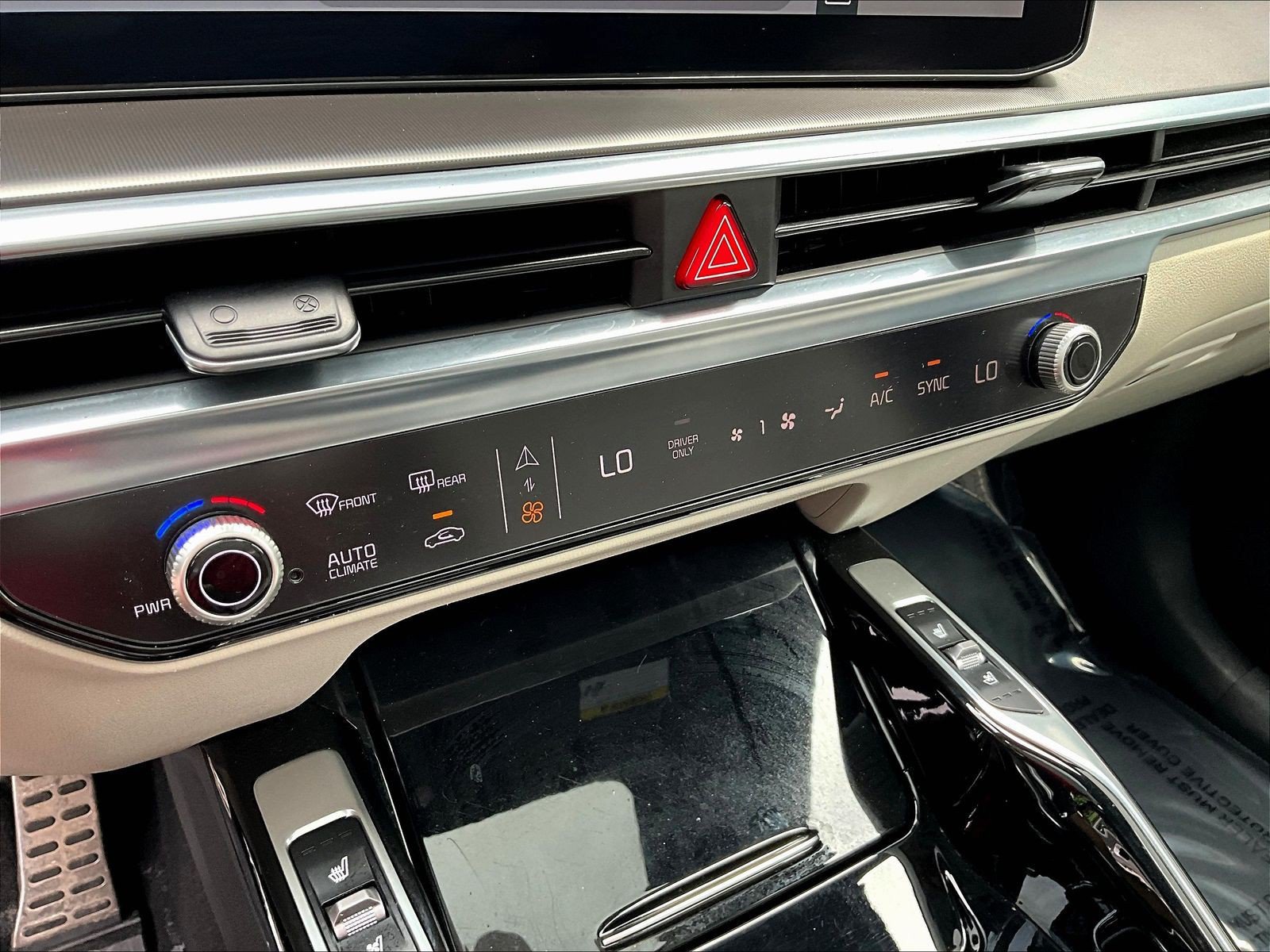 Certified 2025 Kia Sorento SX Prestige AWD/4WD image 15