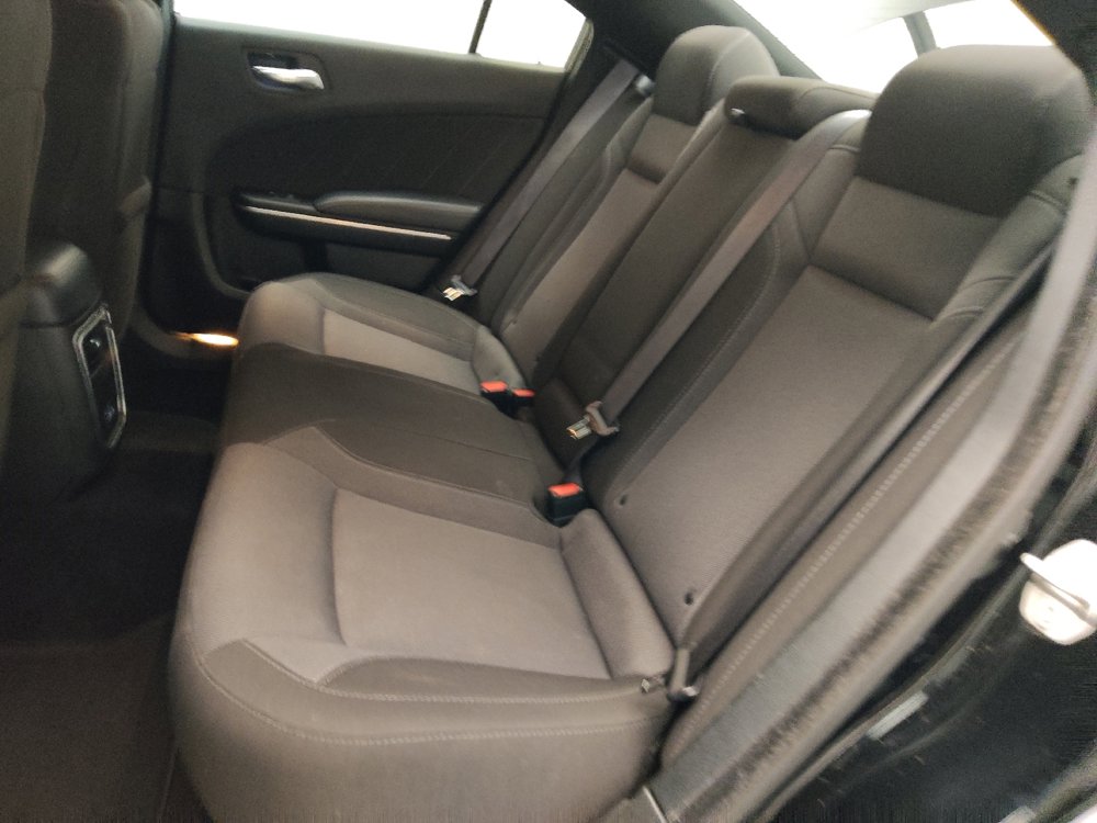 Used 2022 Dodge Charger SXT w/ Driver Convenience Group image 18
