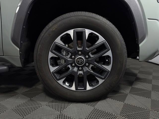 Used 2024 Toyota Tundra Limited image 12
