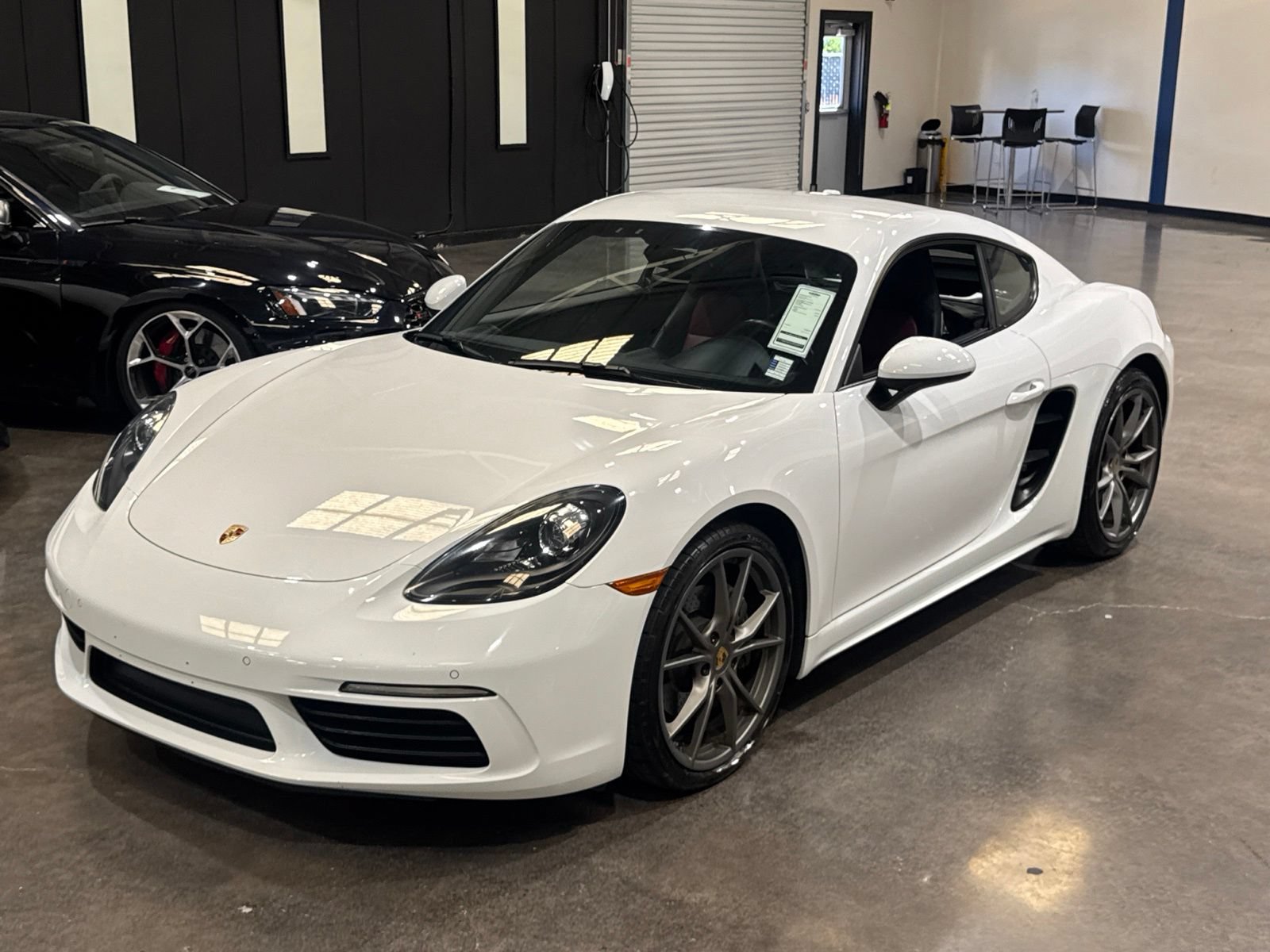 Used 2019 Porsche 718 Cayman RWD image 9