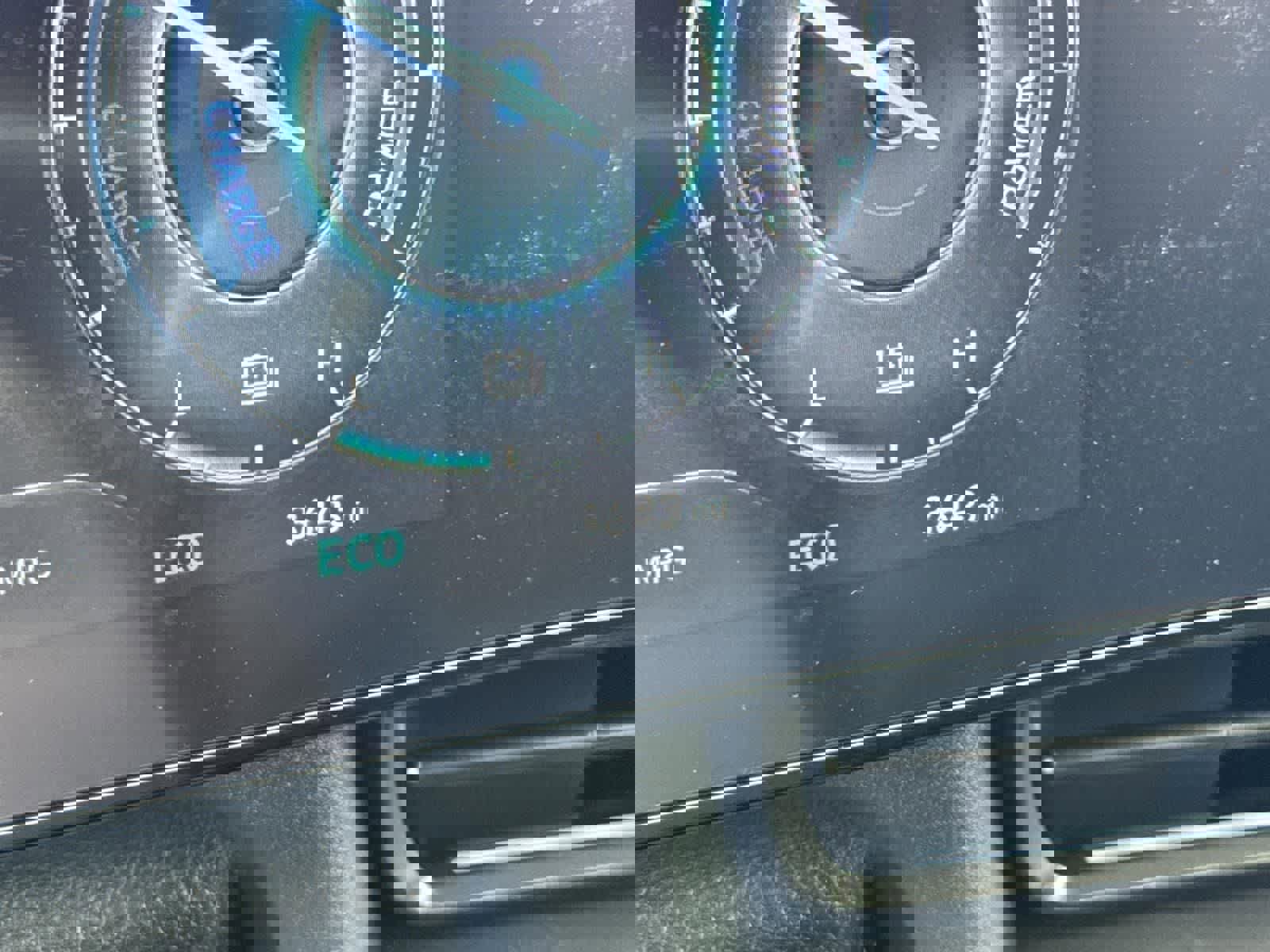 Certified 2025 Hyundai Elantra SEL image 17