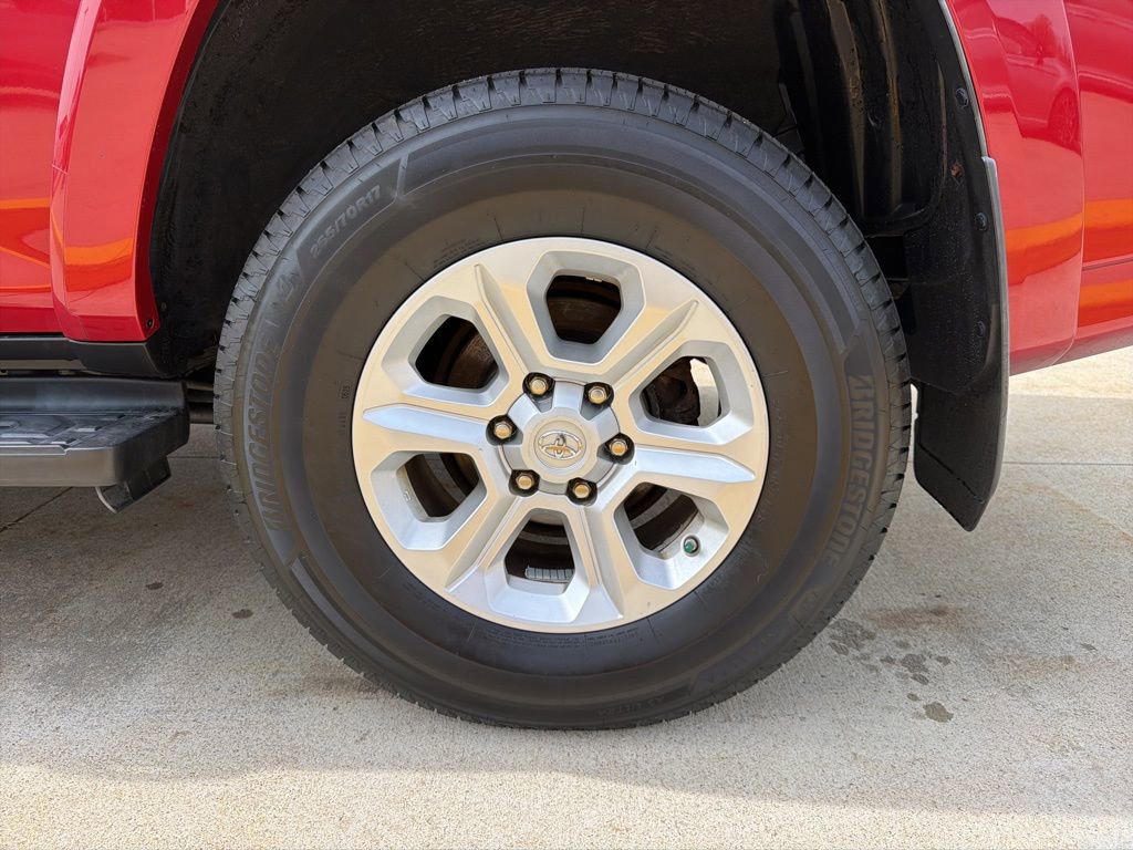 Used 2015 Toyota 4Runner SR5 image 7