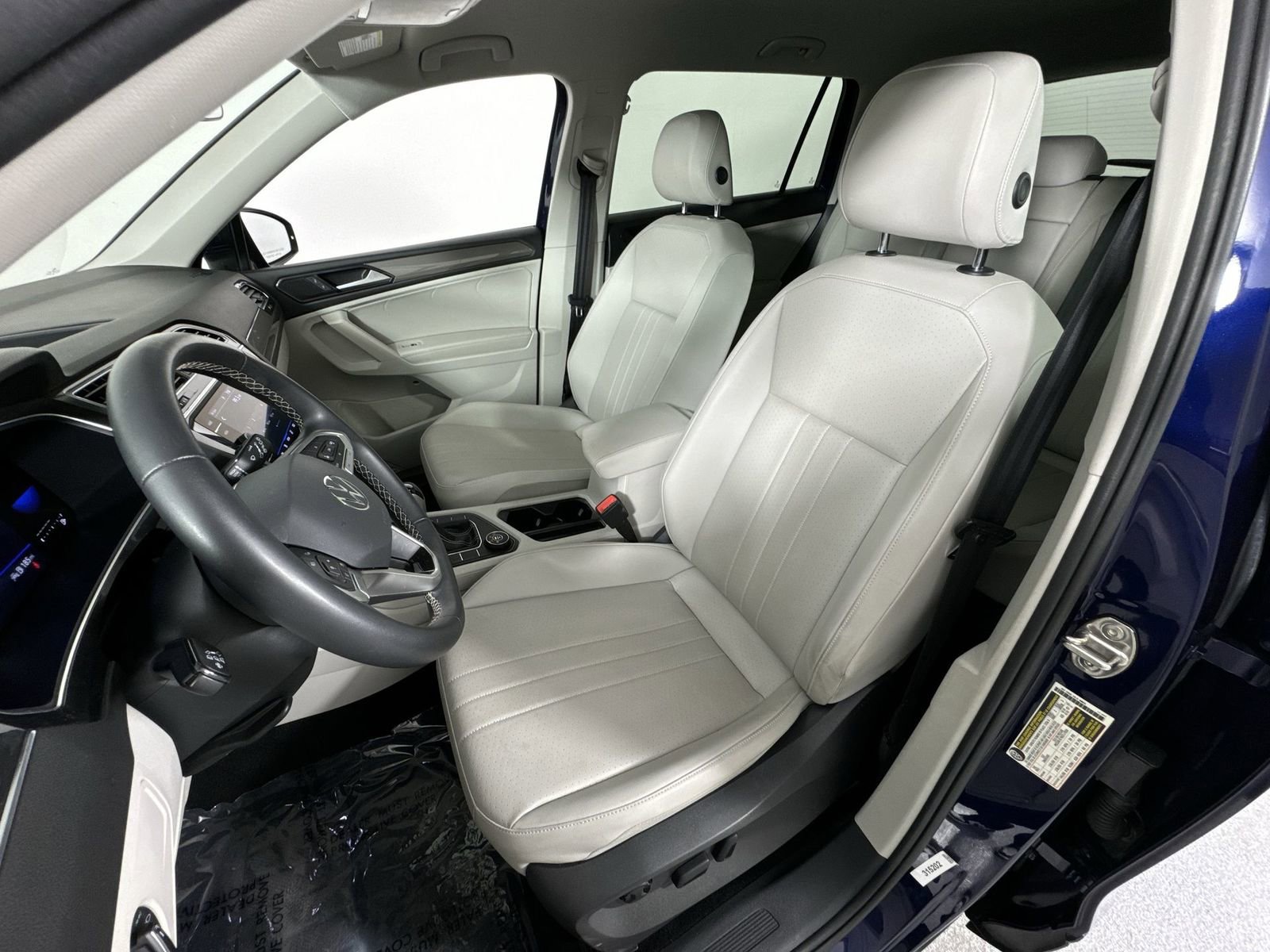 Used 2022 Volkswagen Tiguan SE image 19