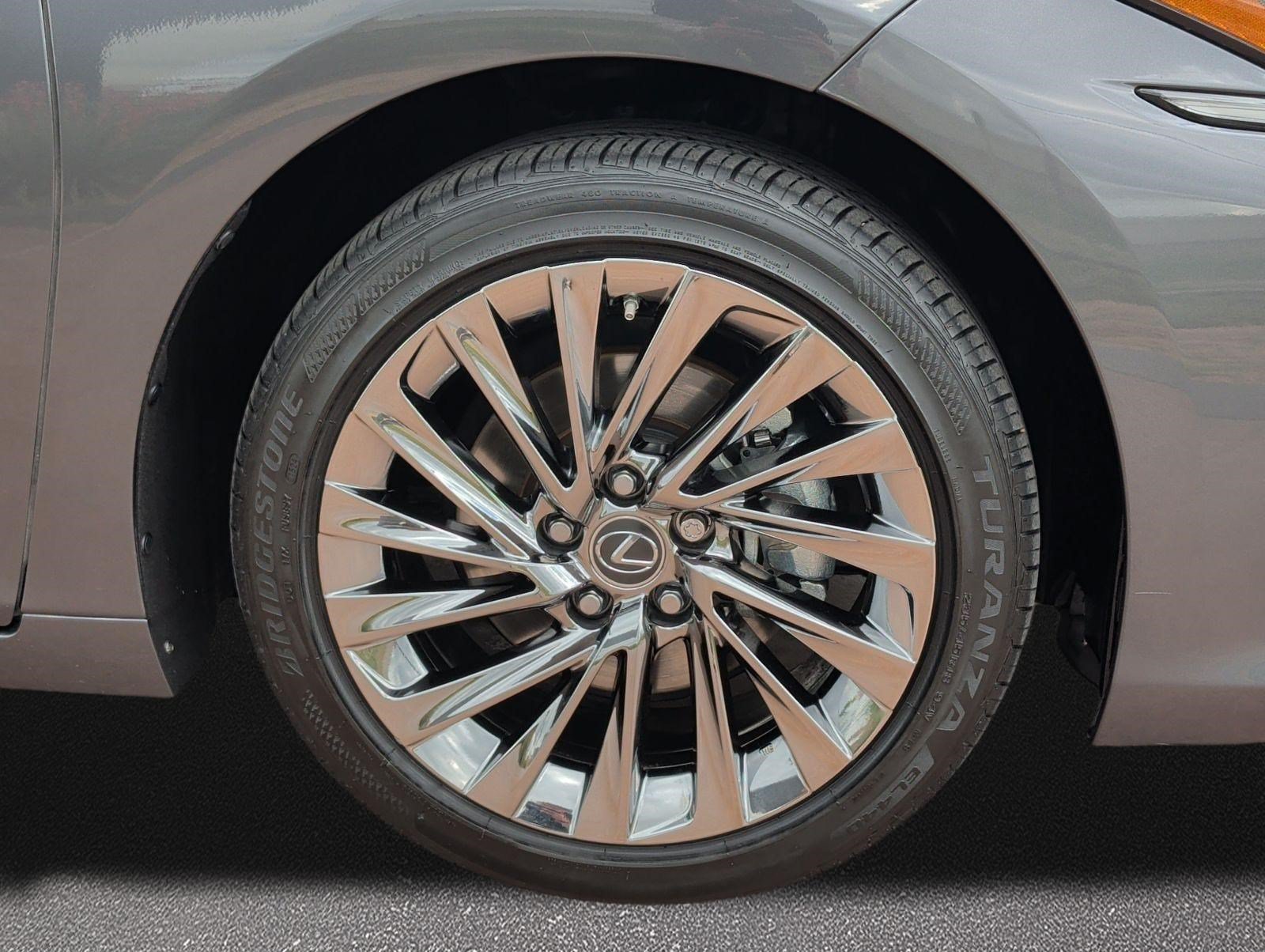 Used 2024 Lexus ES 350 w/ Technology Package FWD image 7
