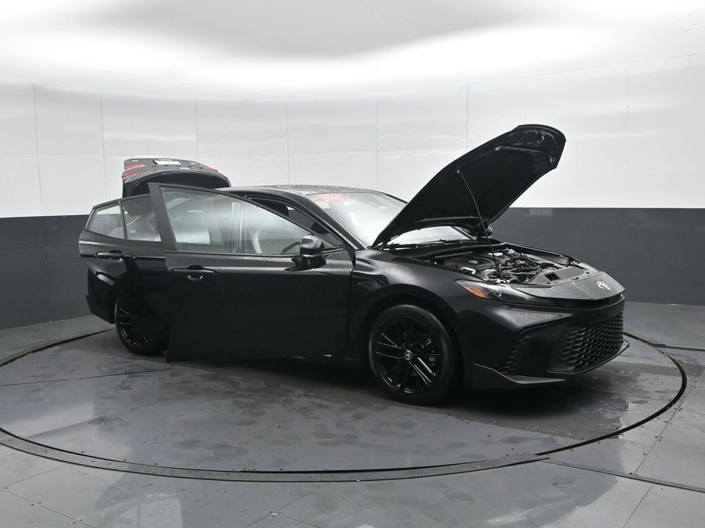 Used 2025 Toyota Camry SE image 51