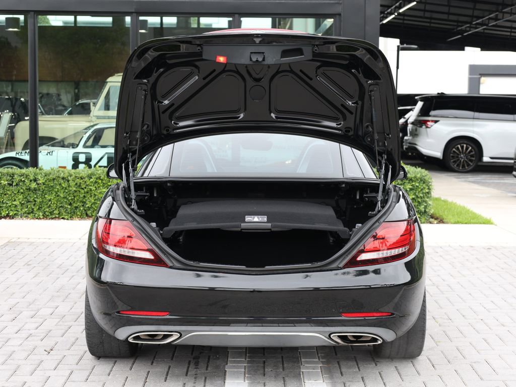 Used 2018 Mercedes-Benz SLC 300 image 8