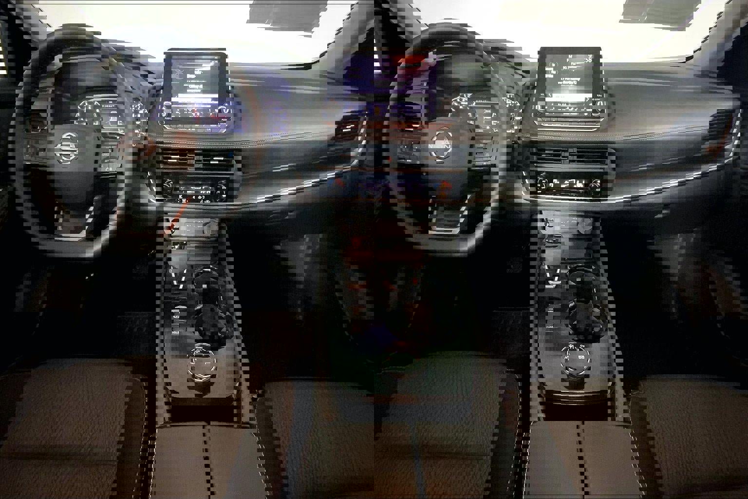 Used 2025 Nissan Rogue SV image 15