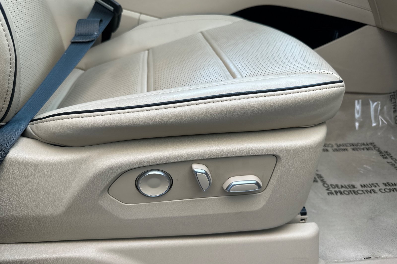 Certified 2023 Cadillac Escalade Premium Luxury w/ Performance Package image 24