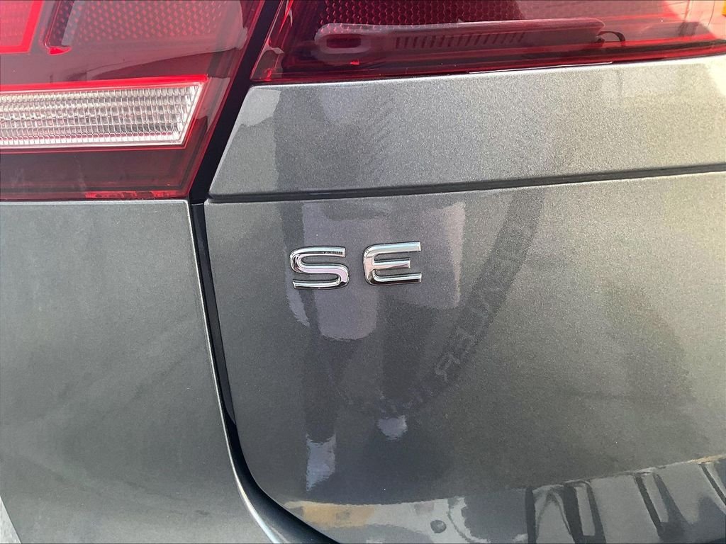 Used 2024 Volkswagen Tiguan SE AWD/4WD image 27