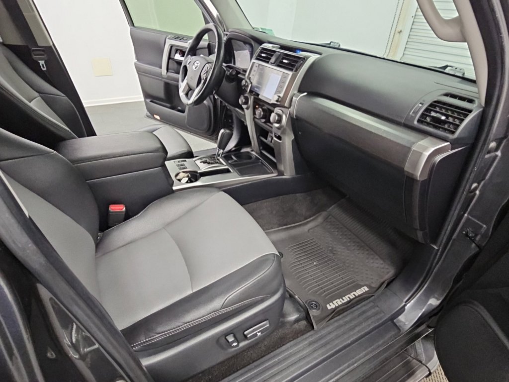 Used 2020 Toyota 4Runner SR5 Premium w/ Moonroof Package RWD image 36