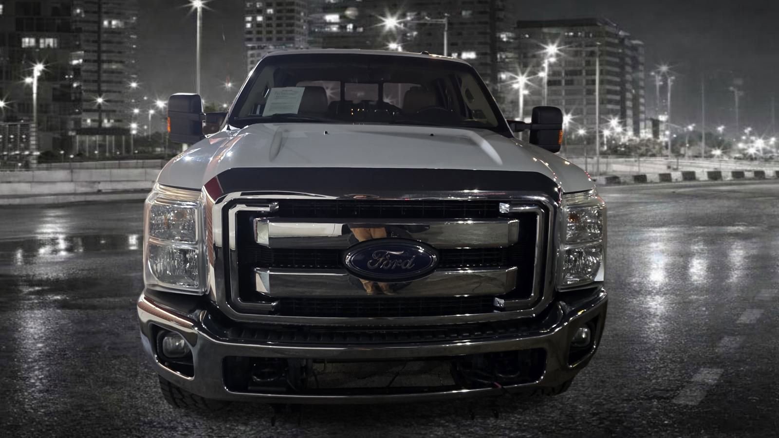 Used 2015 Ford F250 Lariat w/ Lariat Interior Package image 3