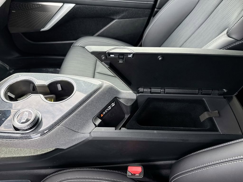 Used 2025 Cadillac Optiq Sport 2 image 23