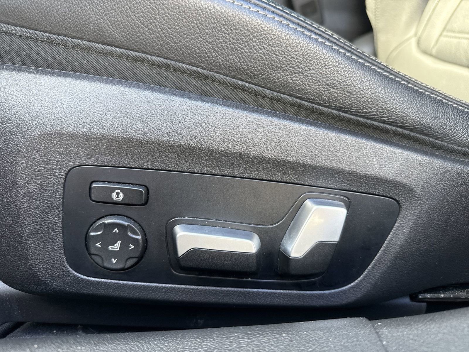 Used 2021 BMW M340i xDrive w/ Executive Package image 13