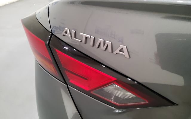 Used 2025 Nissan Altima 2.5 SV FWD image 34