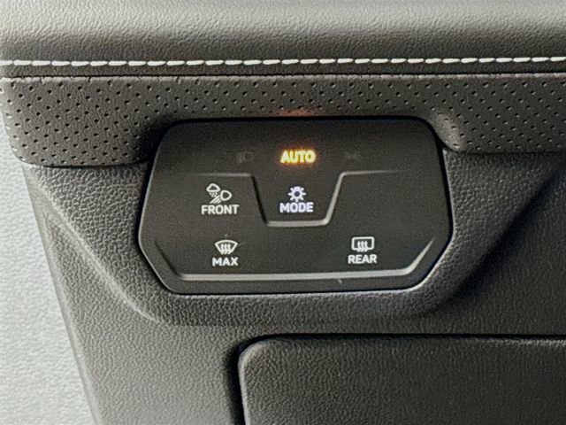 New 2026 Volkswagen Atlas Cross Sport SEL R-Line image 10