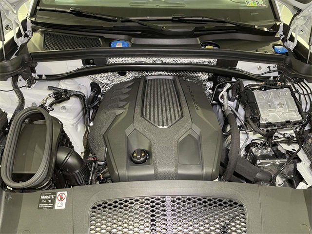 Used 2025 Porsche Macan image 24