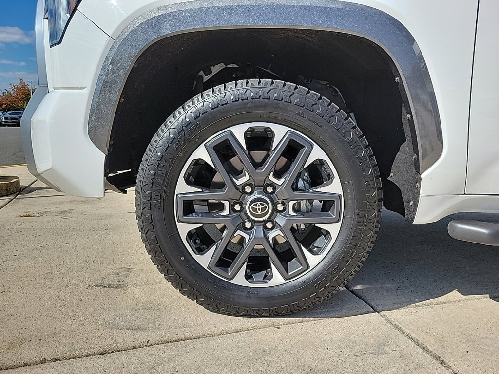 Used 2023 Toyota Tundra Limited AWD/4WD image 8